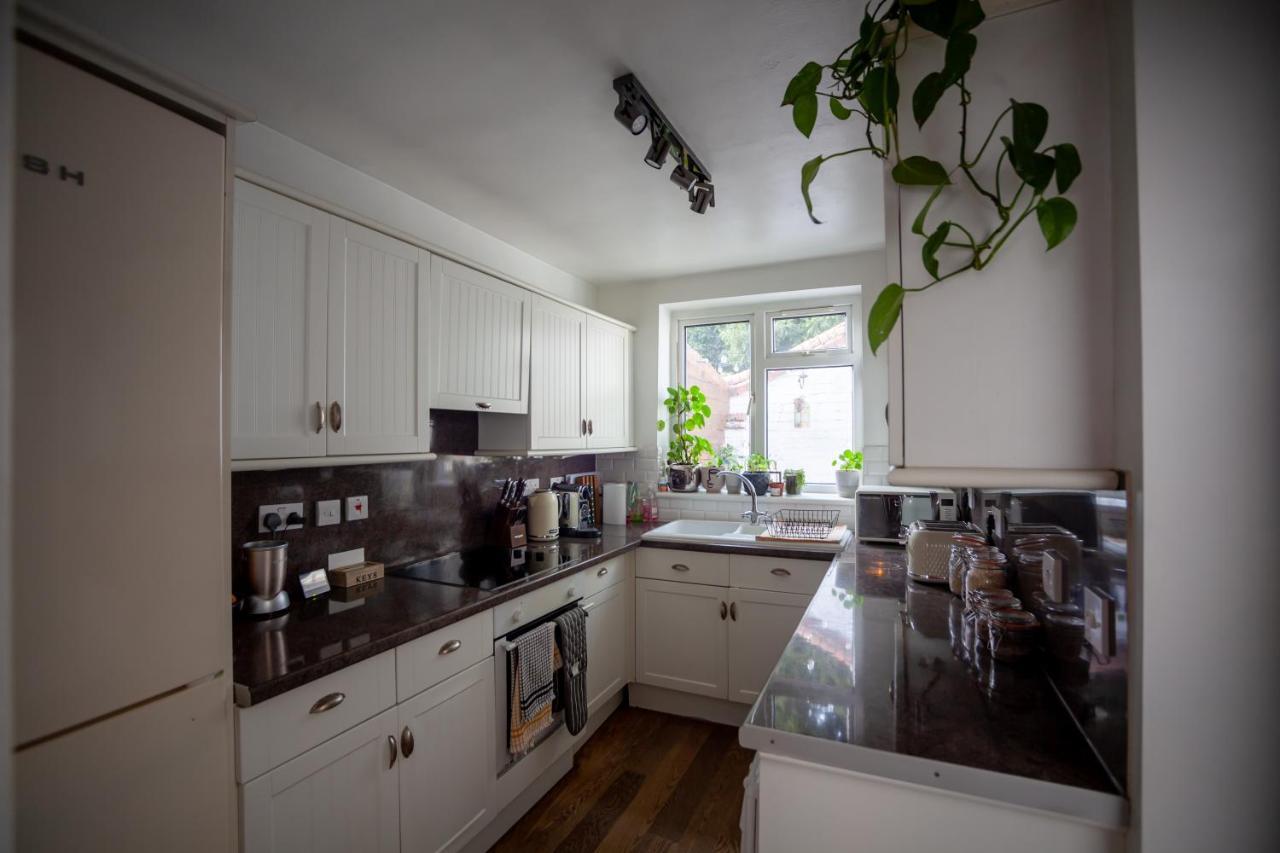 Hereford City - St Owens Terrace - Comfortable & Spacious Well Presented Three Storey House, Perfect For A Weekend Away & Exploring The City On Foot - Hosted By Rentmyhouse * Hereford