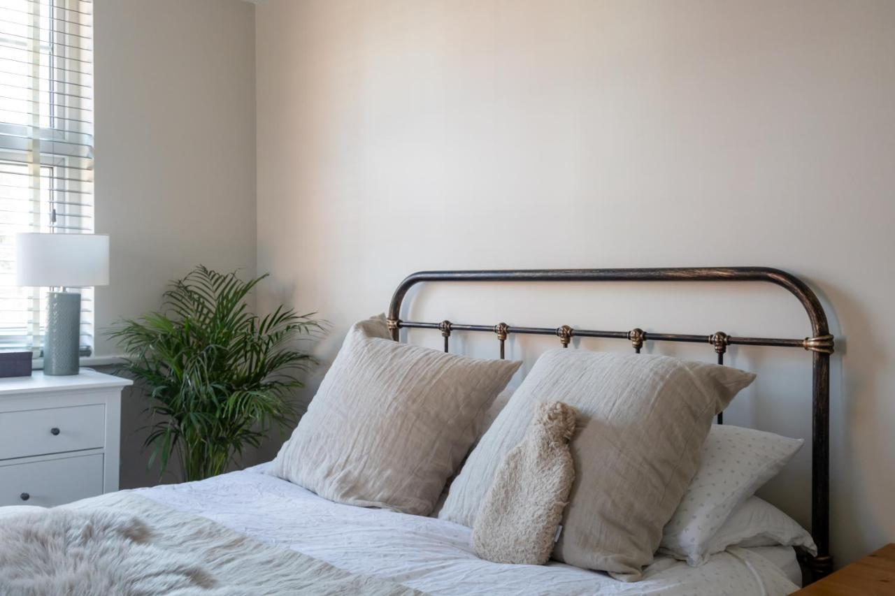 Hereford City - St Owens Terrace - Comfortable & Spacious Well Presented Three Storey House, Perfect For A Weekend Away & Exploring The City On Foot - Hosted By Rentmyhouse *