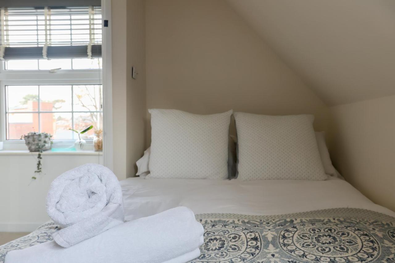 Apartment Hereford City - St Owens Terrace - Comfortable & Spacious Well Presented Three Storey House, Perfect For A Weekend Away & Exploring The City On Foot - Hosted By Rentmyhouse