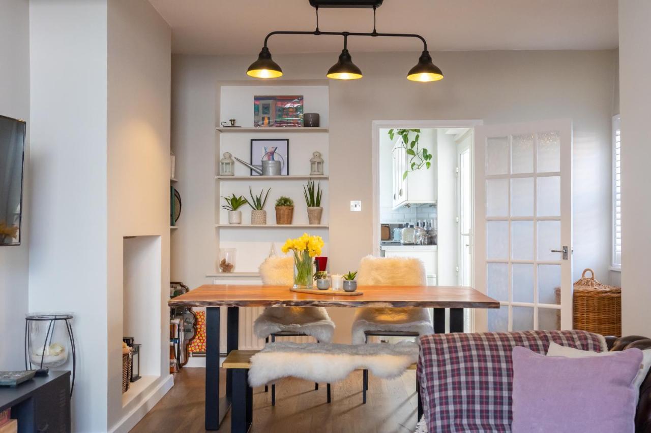 Apartment Hereford City - St Owens Terrace - Comfortable & Spacious Well Presented Three Storey House, Perfect For A Weekend Away & Exploring The City On Foot - Hosted By Rentmyhouse *